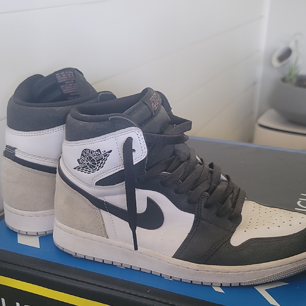 Jordan 1 Retro High OG Black and White Sneakers